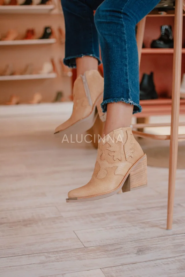 Deshonestidad Constituir Gestionar Cloe Marron - Alucinna Trendy Shoes